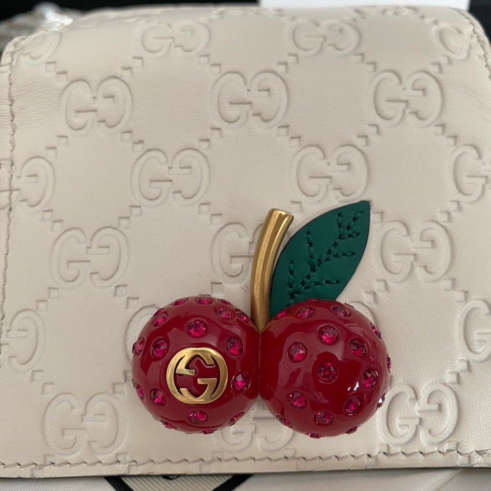Gucci Cream Wallet Cherry